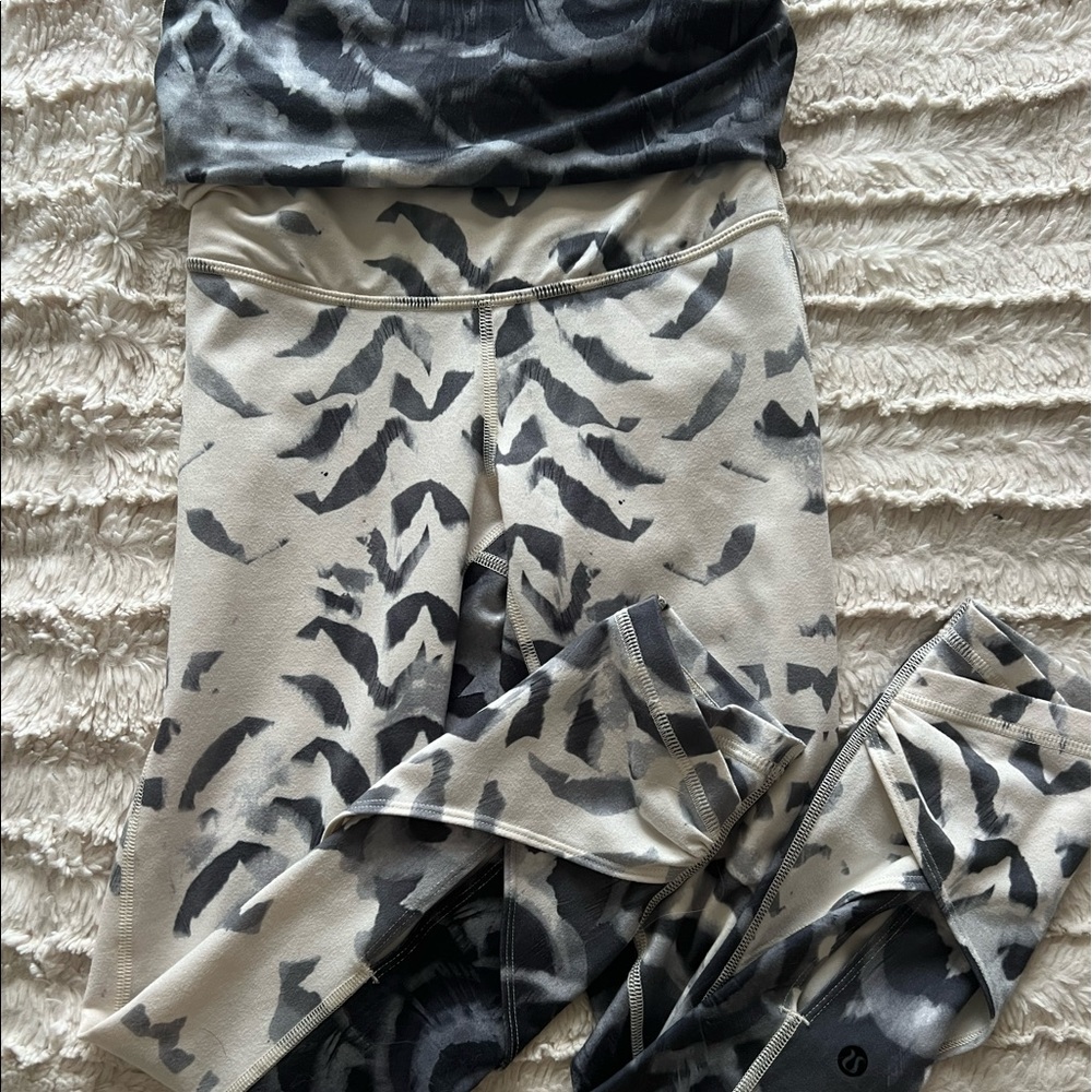 Rare tiger Lululemon leggings.